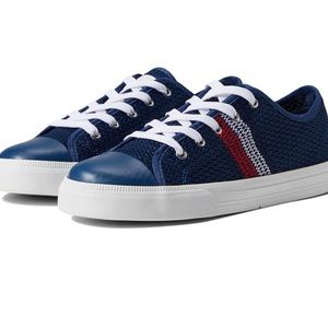 TT: The Tommy Hilfiger Lev sneakers